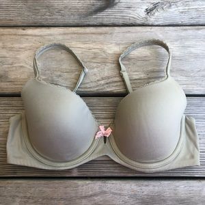 Victoria’s Secret body by Victoria lined demi bra